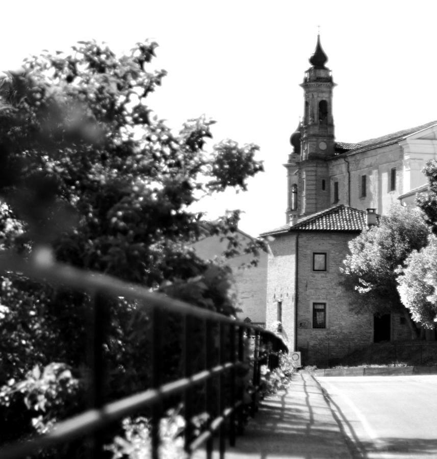 Aparthotel La Rocca Di Efisio Costigliole d'Asti Exterior foto